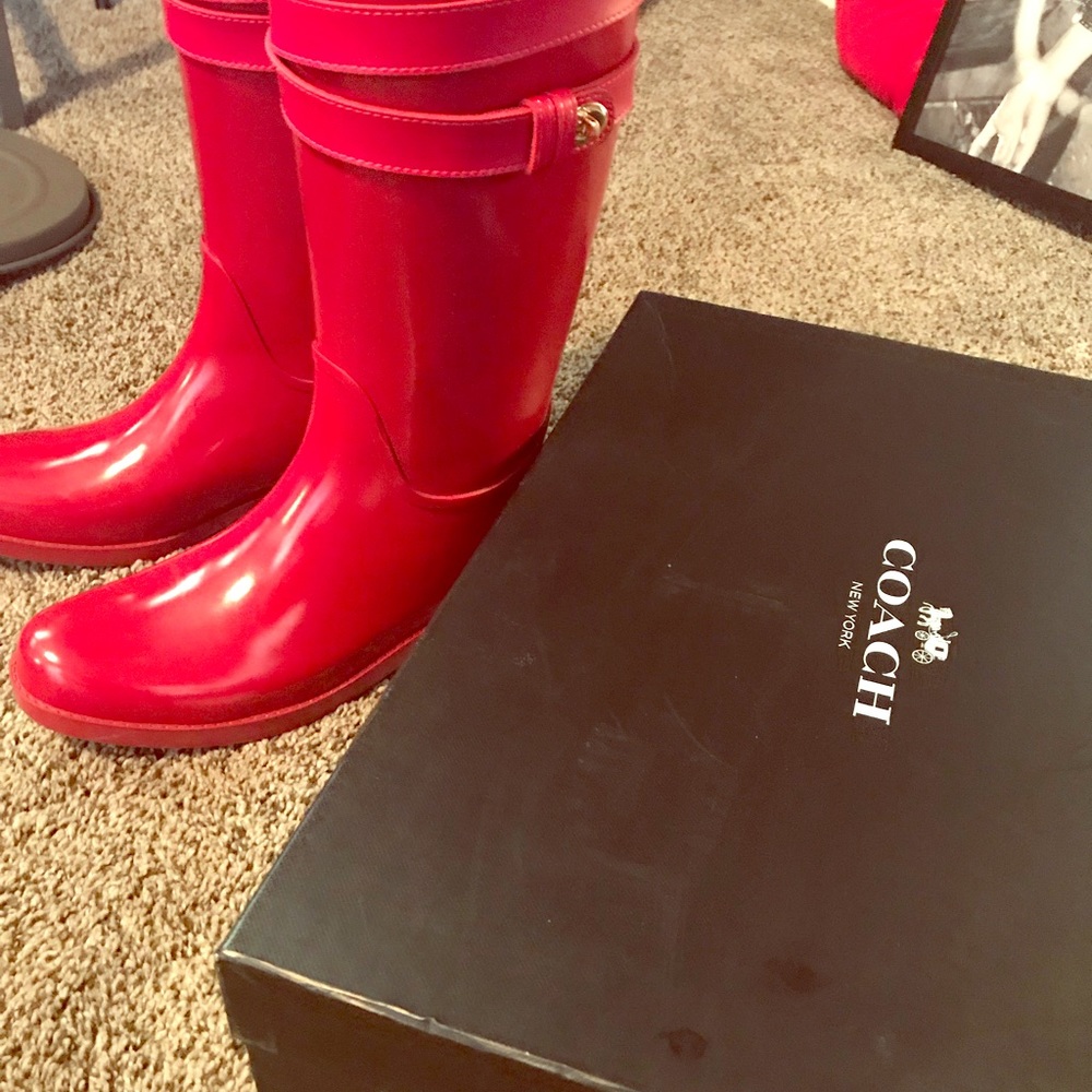 COACH RED RAIN BOOTS SIZE 8 - missing one loop